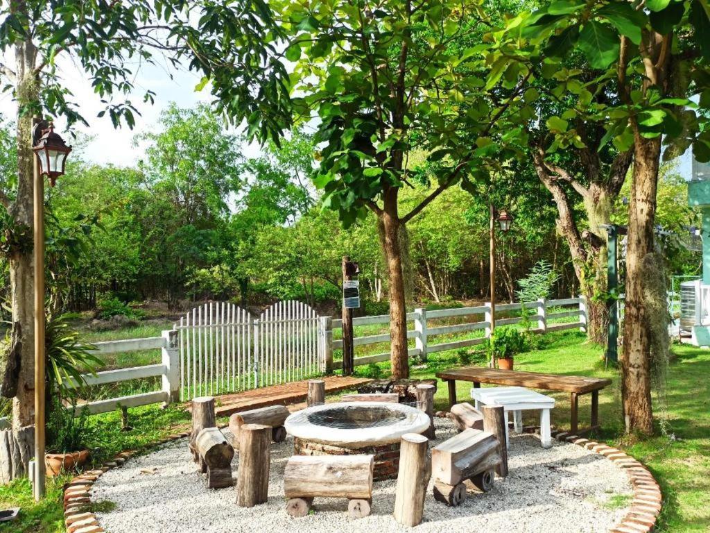 Charisma Resort Suan Phueng Exteriér fotografie